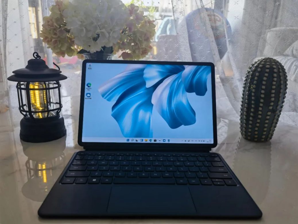 移动办公的终极选择，华为吹响二合一普及号角